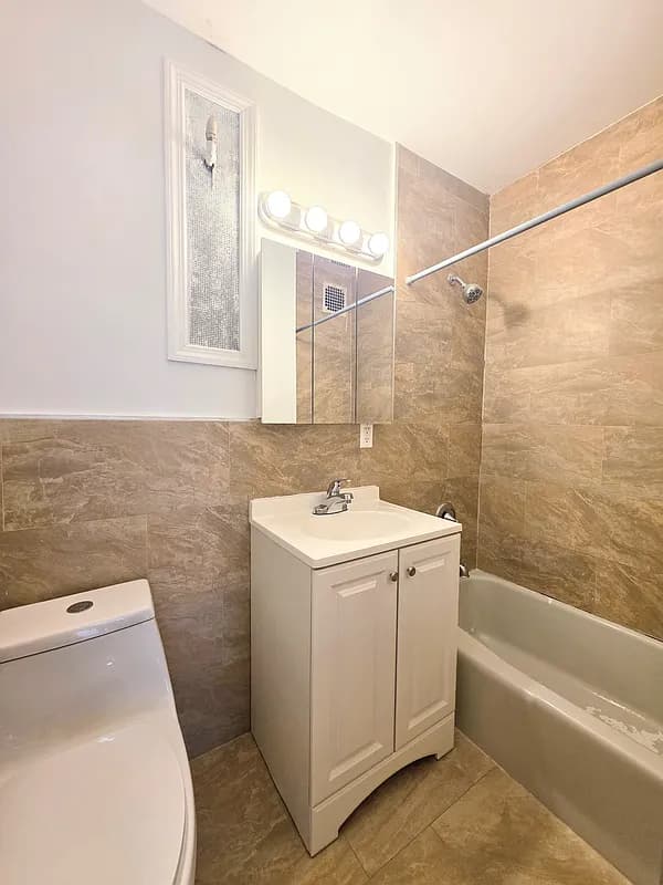 Entire apartment in East Village, Manhattan — photo 5 of 6