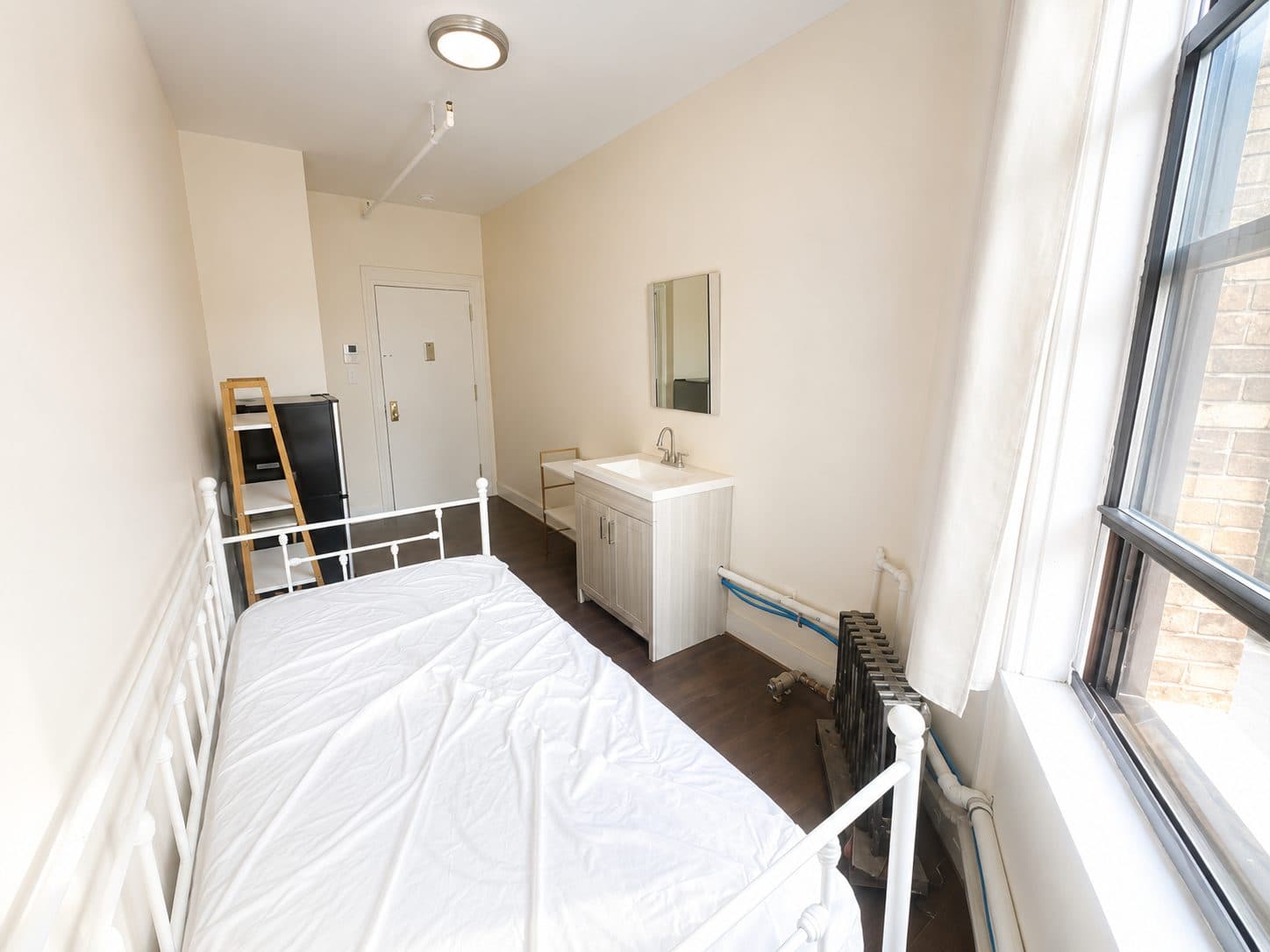 Private room in Upper West Side, Manhattan — photo 1 of 2