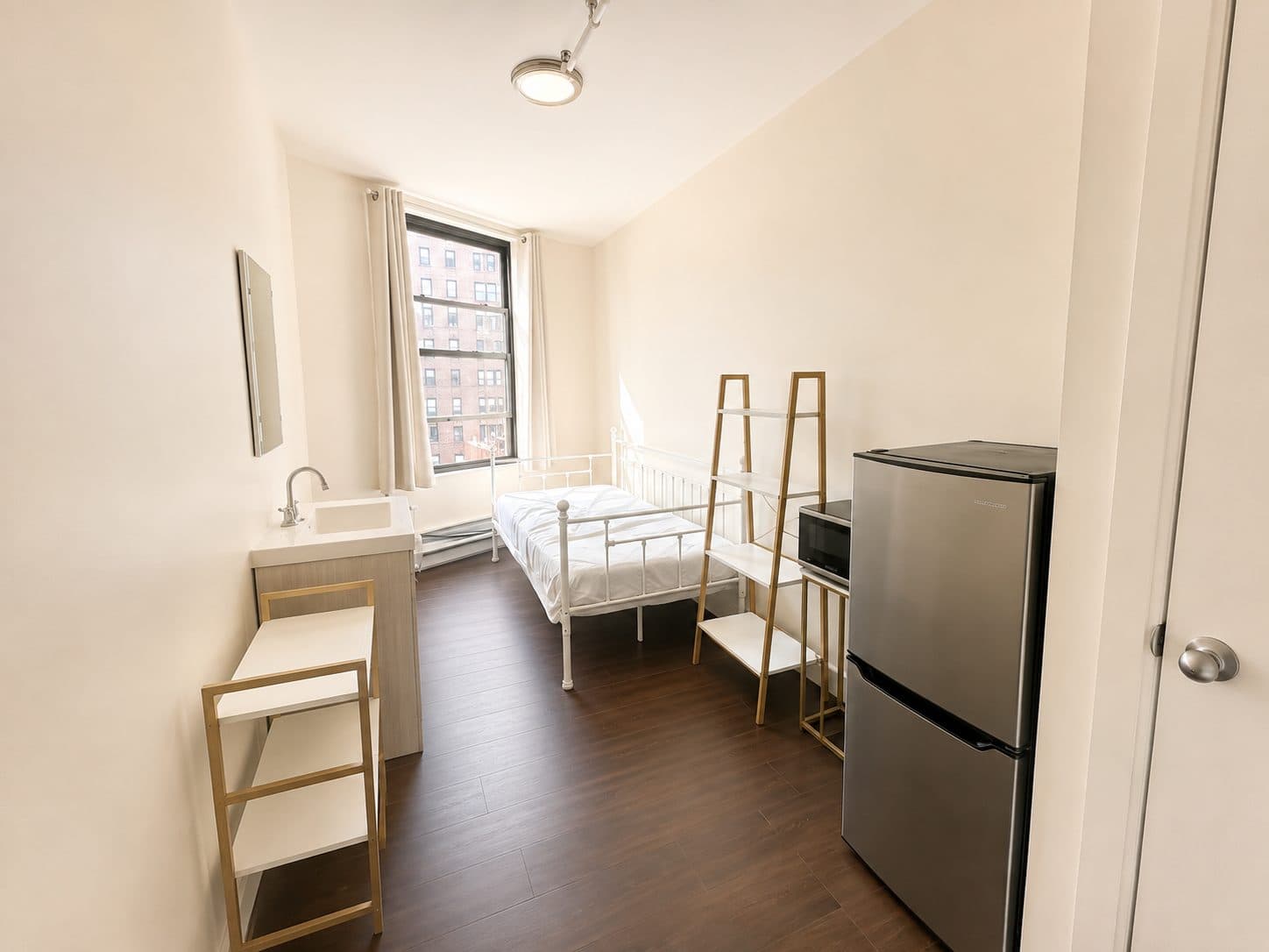 Private room in Upper West Side, Manhattan — photo 2 of 2