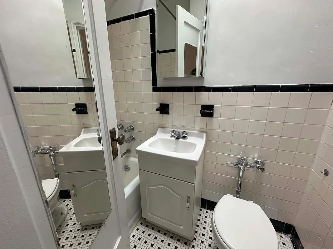 Entire apartment in Chelsea, Manhattan — photo 2 of 4